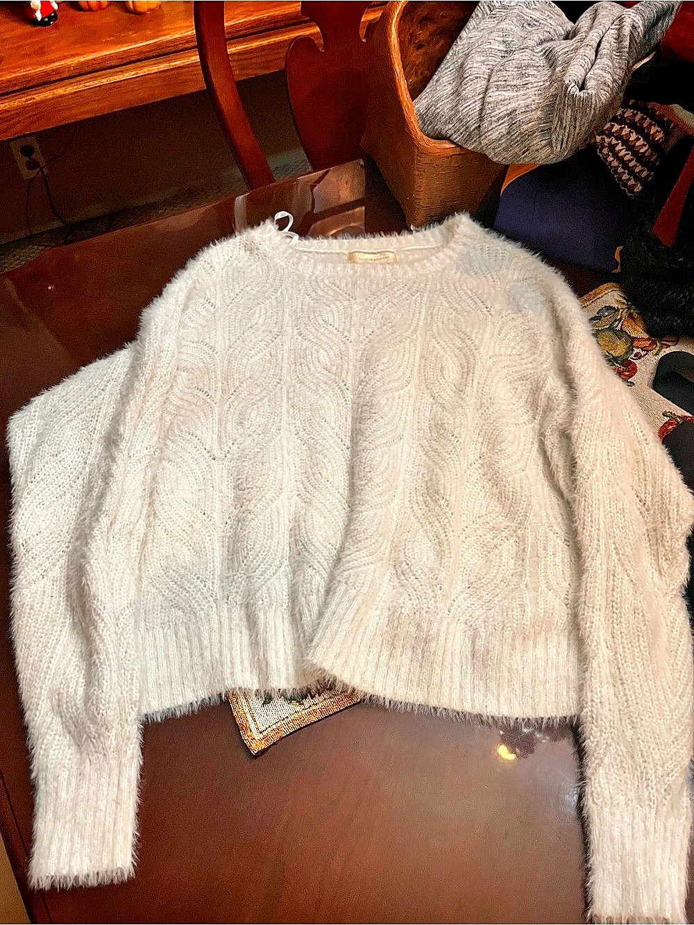 Band of Gypsies Fuzzy Knit Crew Neck Sweater in White Size Medium